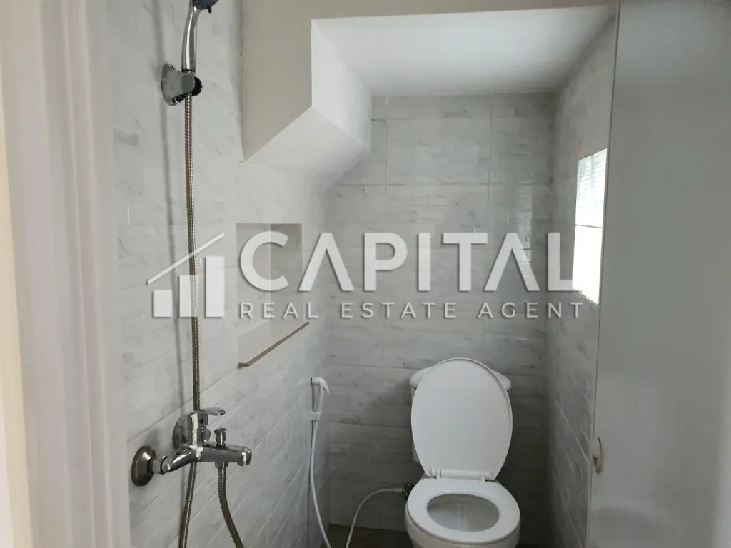 Rumah baru 2 lantai model minimalis di TKI 1 | iklanova.com