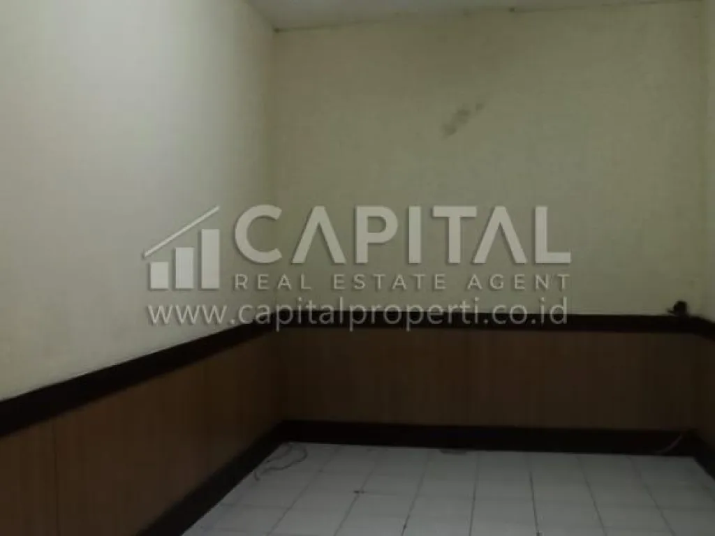 Sewa ruang usaha 3 lantai strategis di Abdul Rahman Saleh Bandung | iklanova.com