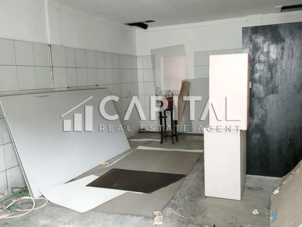 Sewa ruang usaha ex cafe di Jalan Cimanuk Bandung | iklanova.com