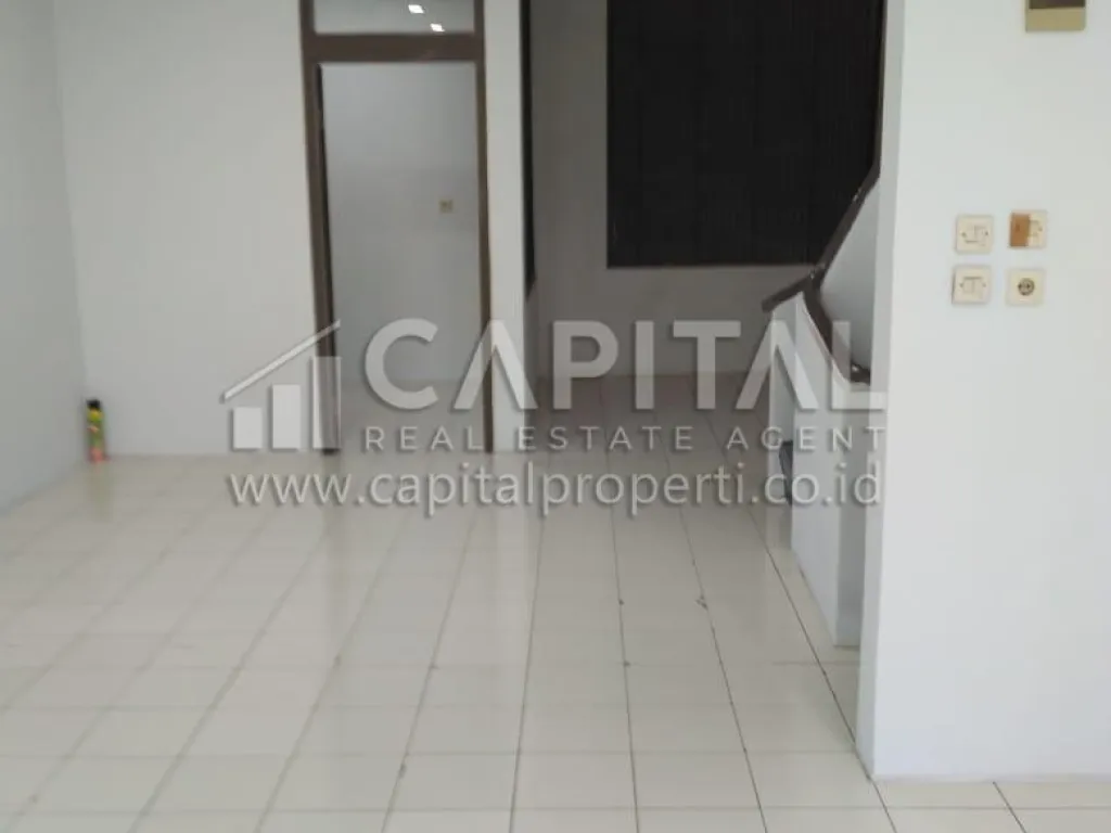 Sewa ruka strategis 2.5 lantai di area Pungkur tengah Bandung Kota | iklanova.com