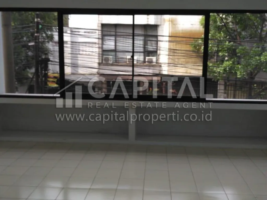 Sewa ruka strategis 2.5 lantai di area Pungkur tengah Bandung Kota | iklanova.com