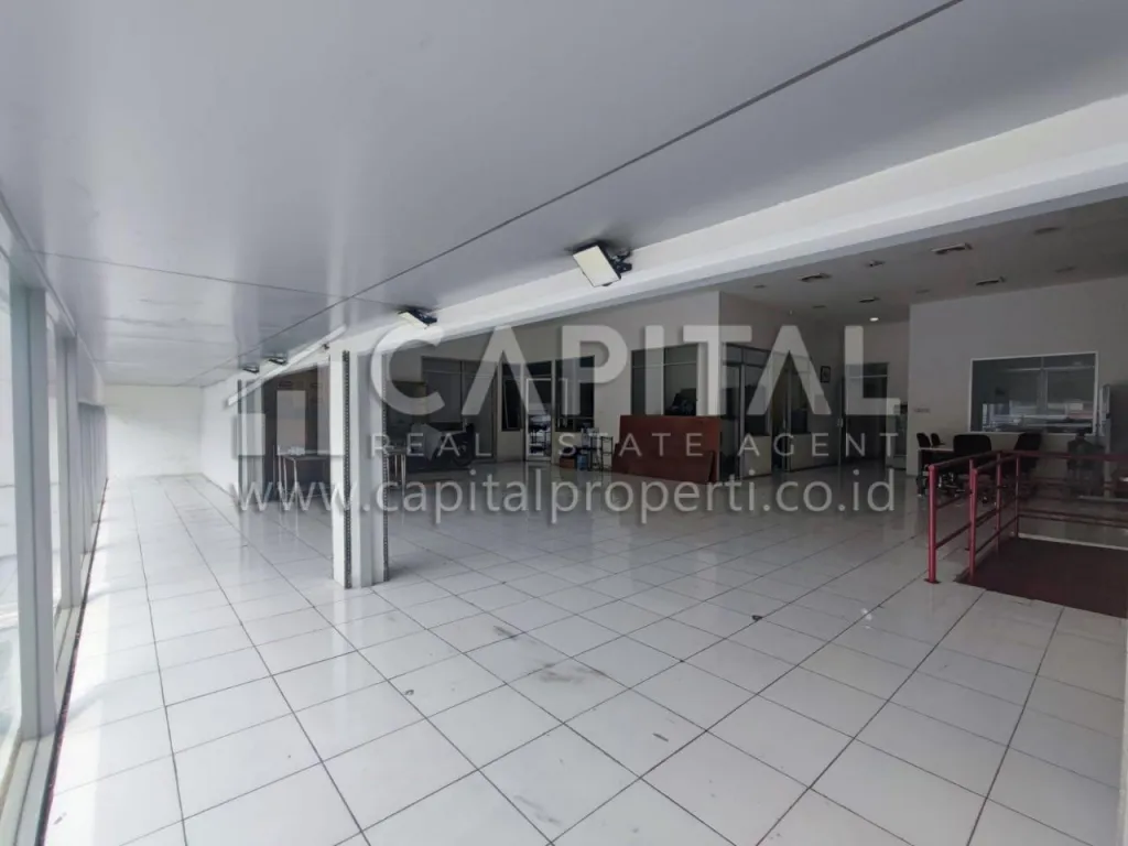 Sewa ruko 2 lantai strategis di Mainroad Setiabudi Bandung | iklanova.com