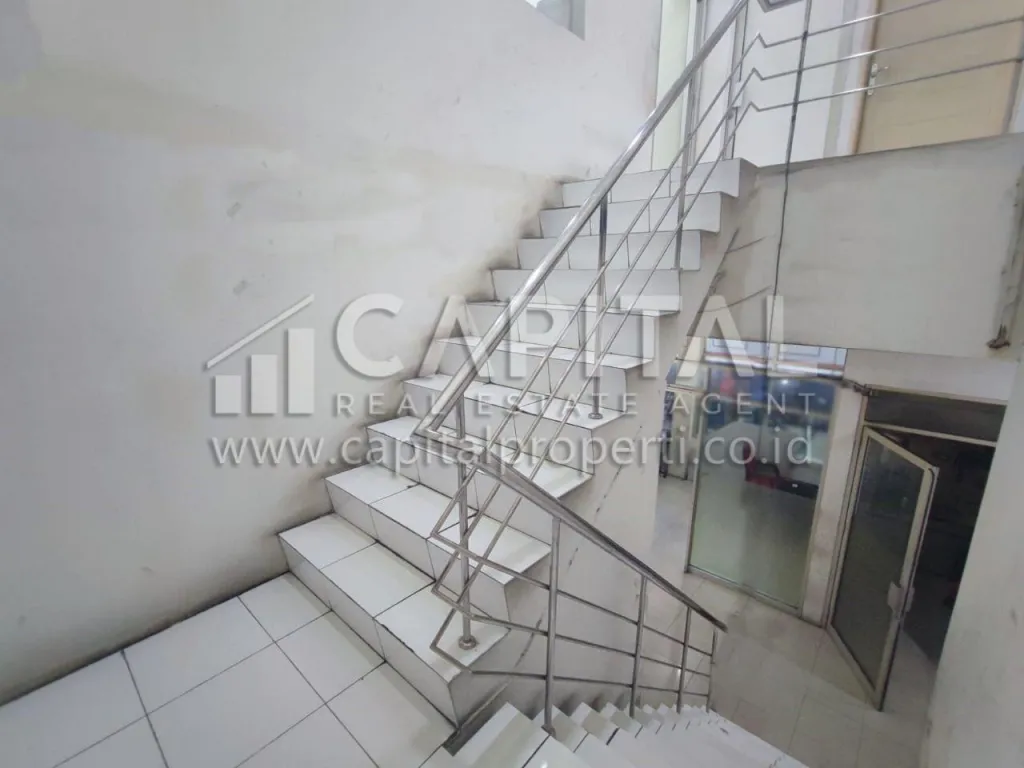 Sewa ruko 2 lantai strategis di Mainroad Setiabudi Bandung | iklanova.com