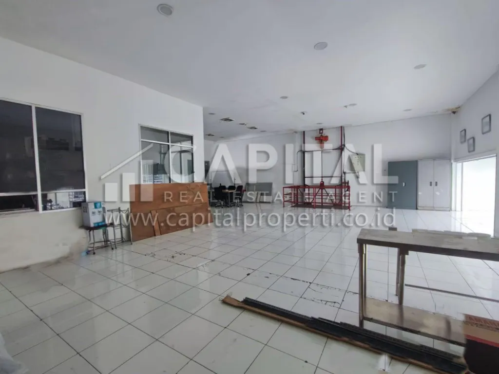 Sewa ruko 2 lantai strategis di Mainroad Setiabudi Bandung | iklanova.com