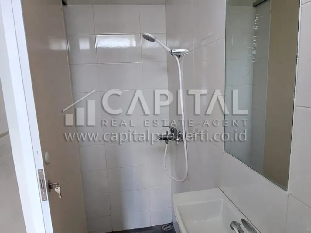 Sewa ruko strategis 2.5 lantai di Cibadak Bandung Kota | iklanova.com