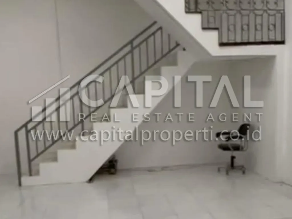 Sewa ruko strategis 4 lantai di sayap Pasar Baru Bandung | iklanova.com