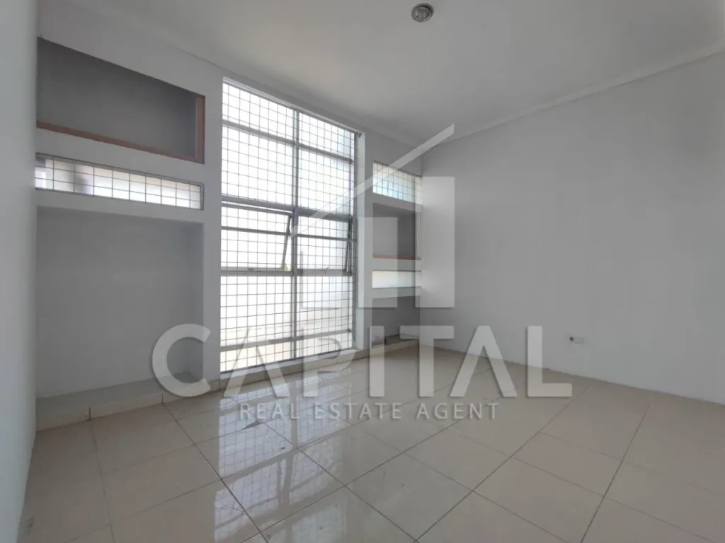 Sewa ruko strategis di Mainroad Jl. Laswi -Sayap Gatsu Bandung | iklanova.com