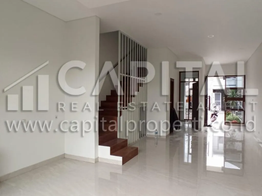 Sewa rumah 2 lantai di Mekarwangi Bandung | iklanova.com