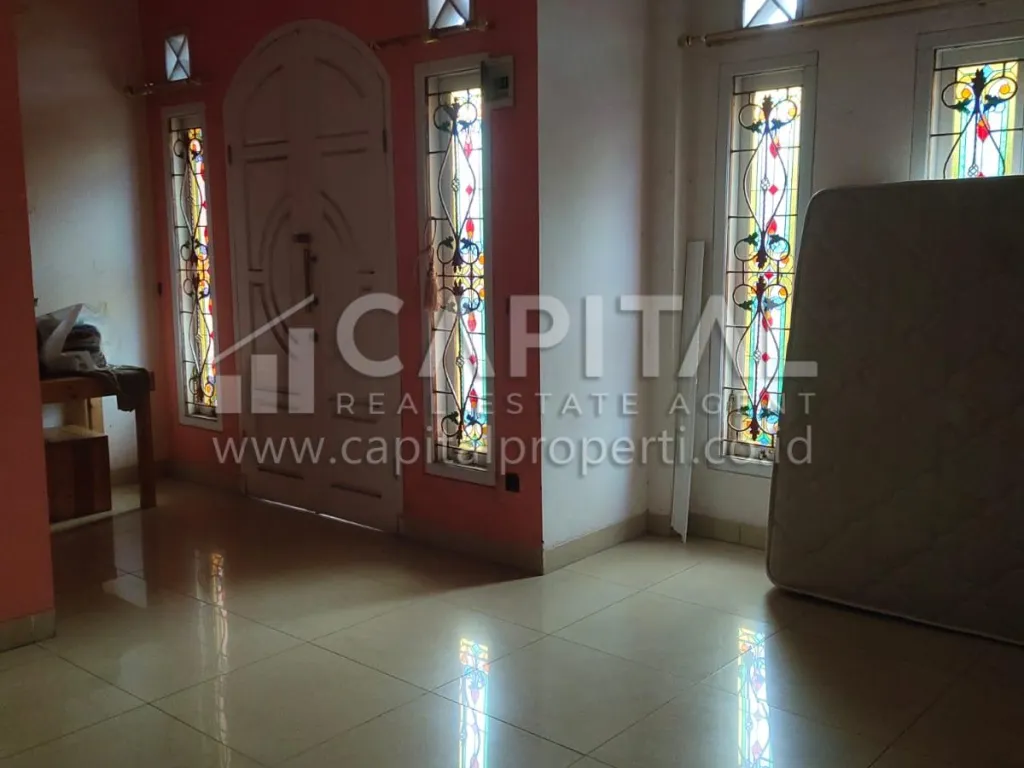 Sewa rumah 2 lantai di Sarijadi Bandung | iklanova.com