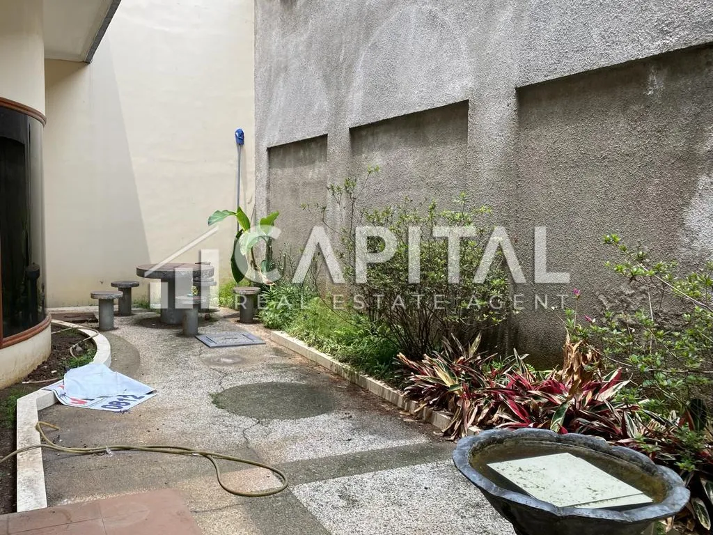 Sewa rumah 2 lantai di Setraduta | iklanova.com