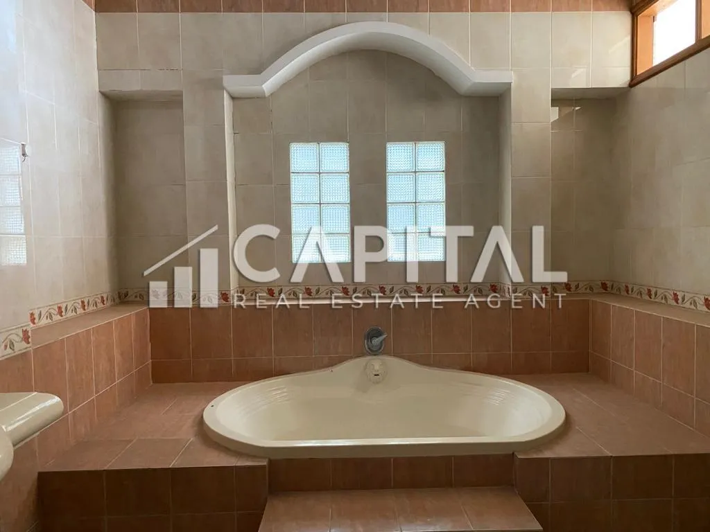 Sewa rumah 2 lantai di Setraduta | iklanova.com