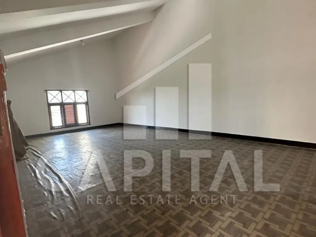 Sewa rumah 2 lantai di Setraduta Permai | iklanova.com