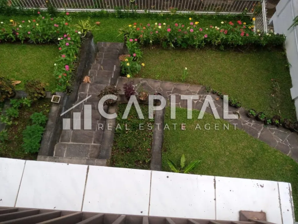 Sewa rumah 2 lantai full furnished di sayap Dago Bandung | iklanova.com