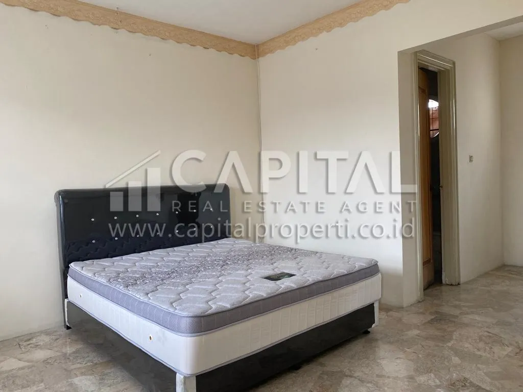 Sewa rumah 2 lantai siap huni di Tubagus Ismail Bandung Kota | iklanova.com