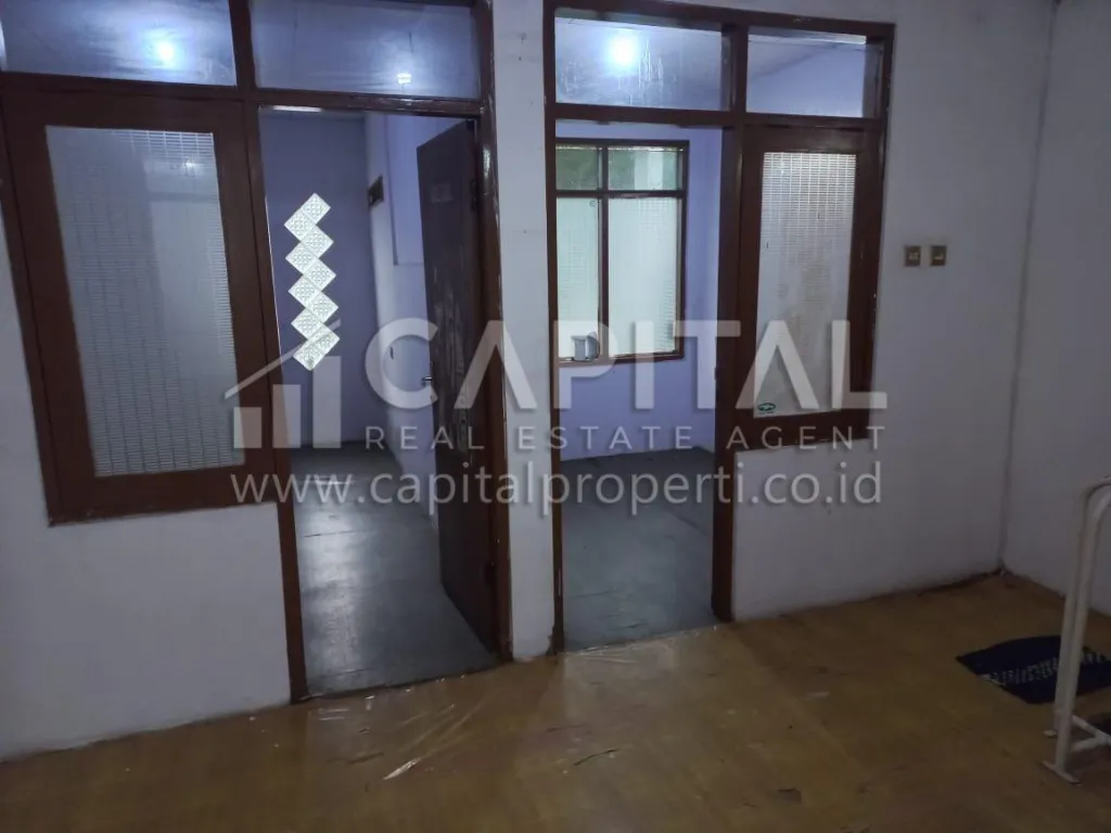 Sewa rumah 2.5 lantai di sayap Pajajaran bandung | iklanova.com