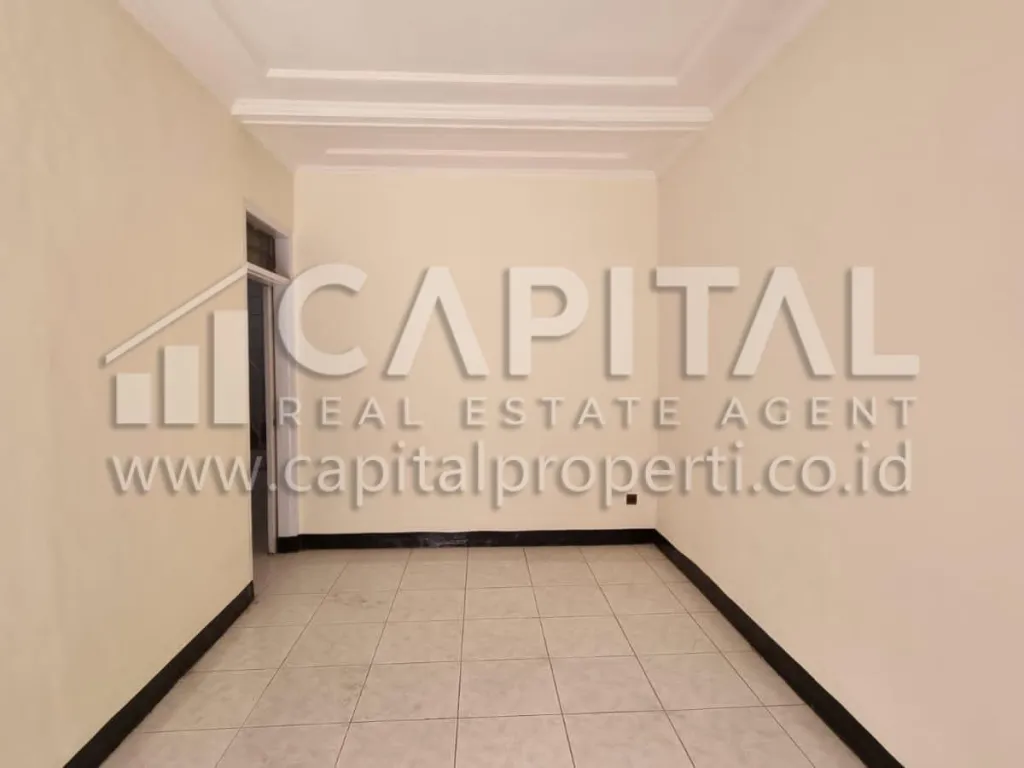 Sewa rumah 2,5 lantai strategis di Sarijadi Mainroad andung | iklanova.com