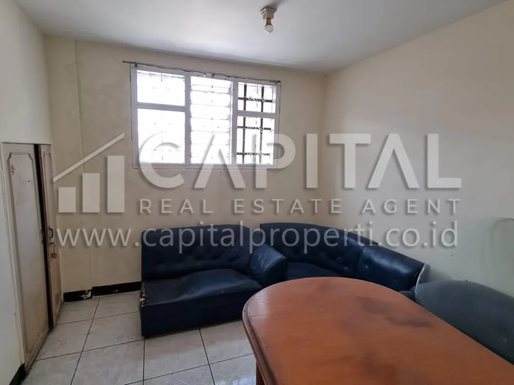 Sewa rumah 2,5 lantai strategis di Sarijadi Mainroad andung | iklanova.com