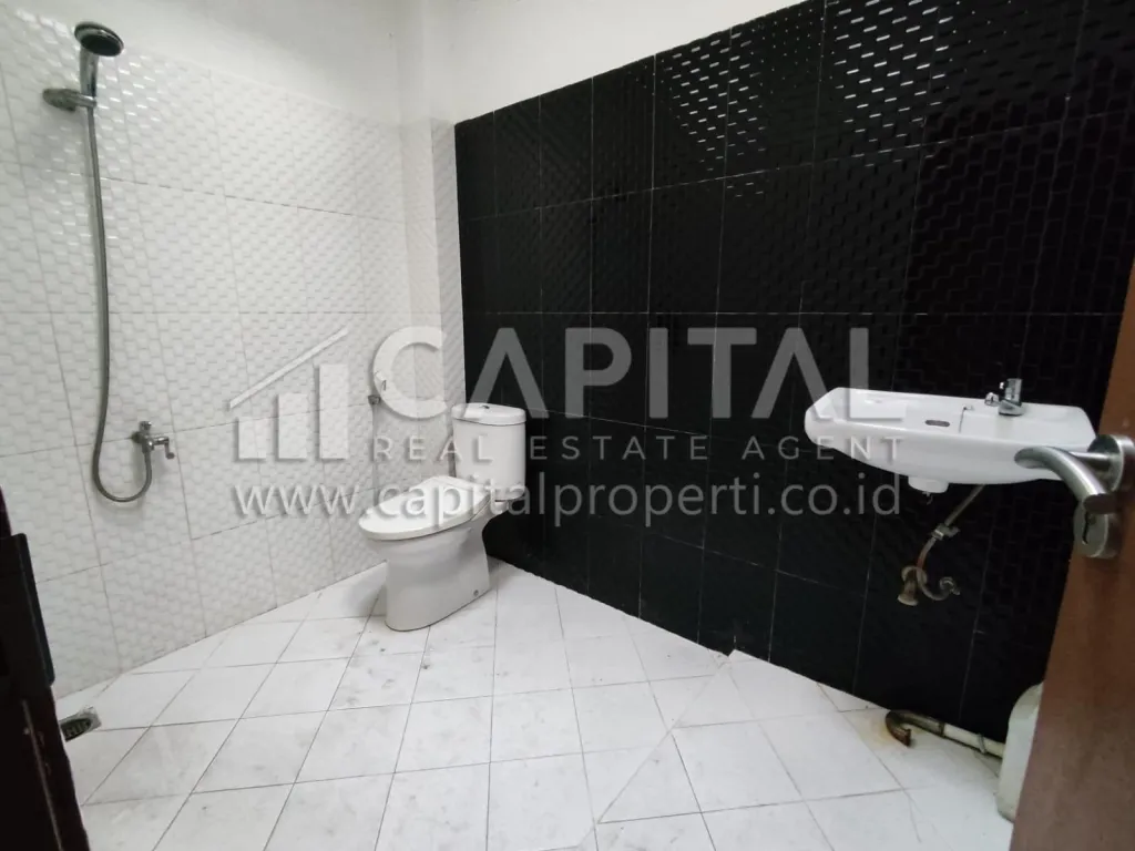 Sewa rumah cantik 2 lantai di area Kembar Bandung | iklanova.com