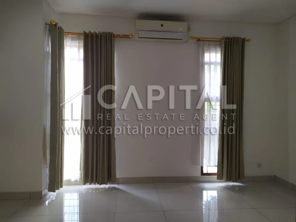 Sewa rumah cantik strategis di sayap Pasteur Bandung Kota | iklanova.com