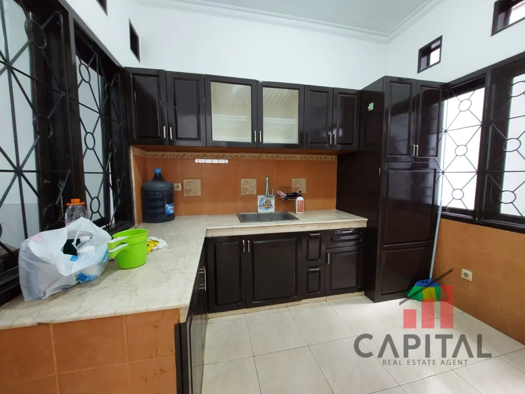 Sewa rumah di TKI 3 Bandung | iklanova.com