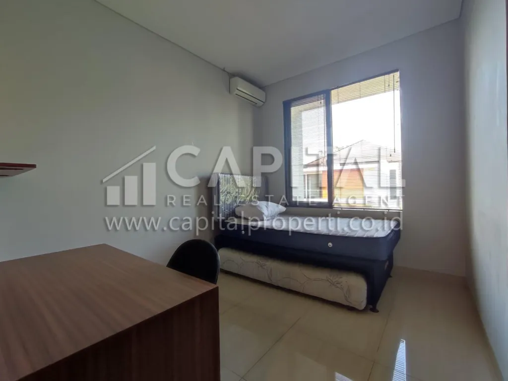 Sewa rumah lux minimalis di Setraduta Bandung | iklanova.com