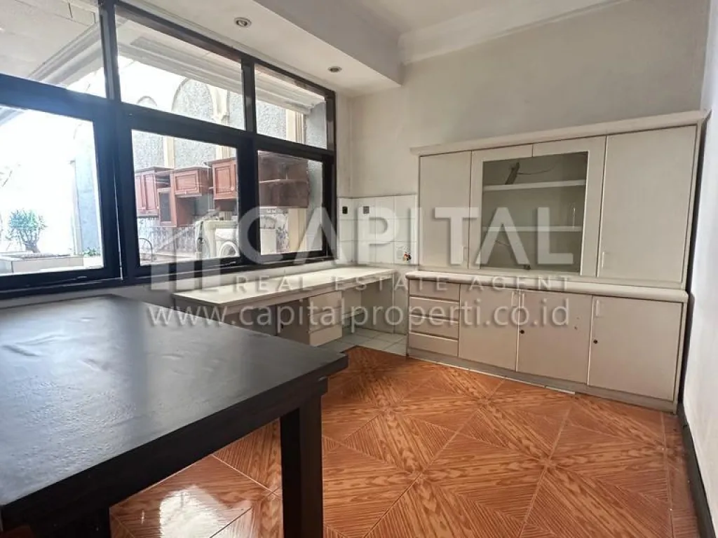 Sewa rumah strategis di Sayap Pasteur Bandung | iklanova.com