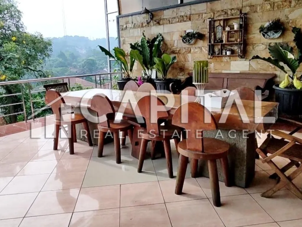 Turun harga! Jual rumah asri dan terawat di sayap Ciumbuleuit Bandung | iklanova.com