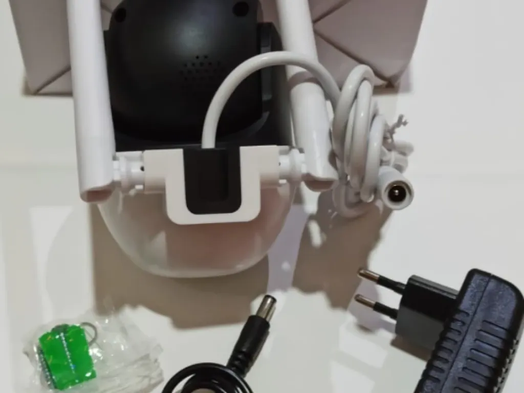 BARDI Outdoor PTZ BARDI IP Camera Outdoor PTZ Rotate | iklanova.com