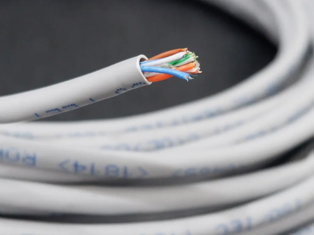 KABEL LAN BELDEN CAT5 / CAT 5 / CAT5E / CAT 5 E ORIGINAL 100% | iklanova.com